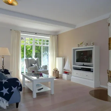 Tatil Evi In Wyk With Swimming Pool *