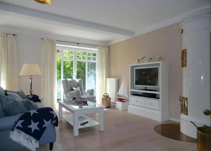 Tatil Evi In Wyk With Swimming Pool *